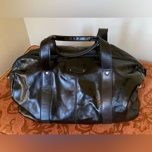 FOSSIL Duffle Bag
Brand New!
Black Leather
24 inch
